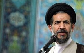 خطيب جمعة طهران: على أميرکا مغادرة المنطقة قبل تكرار تجربة افغانستان