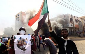 فيديو.. بدء تجمع المتظاهرين في الخرطوم للمشاركة في 