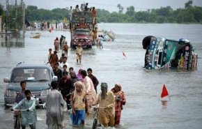 بالفيديو.. الفيضانات تتسبب بمقتل نحو 340 شخصا في باكستان