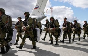 رزمایش چتربازان ارتش سوریه با پوشش هوایی روسیه
