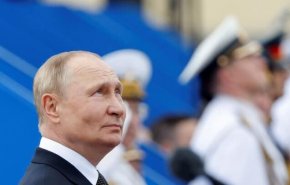 پوتین: نیروی دریایی روسیه به زودی به موشک‌های مافوق صوت مجهز می‌شود