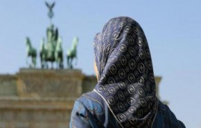 قرار أممي ينتقد فرنسا على منع امرأة من ارتداء الحجاب في مدرسة عامة