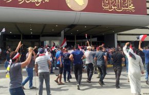 باختصار.. اعتصام أنصار التيار الصدري في البرلمان العراقي