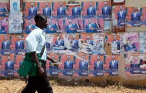 الناخبون في كينيا يستعدون لاختيار رئيس جديد من الوجوه المألوفة
