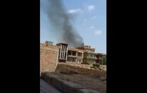 شاهد.. انفجار بمدخل مقر حكومي في كابل