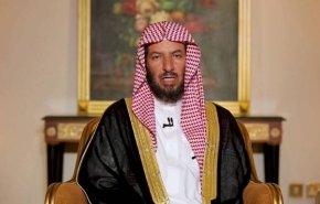 مستشار بالديوان الملكي السعودي يدعو للتقرب إلى الله بالإحسان لليهود