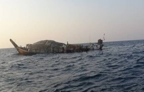 بحرية الحرس الثوري تنقذ سفينة غارقة في الخليج الفارسي