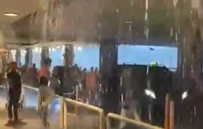 شاهد...تدفق المياه من سقف مطار جنيف بسبب الأمطار الغزيرة!