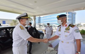 لقاء عسكري إماراتي أمريكي في قاعدة أبوظبي البحرية