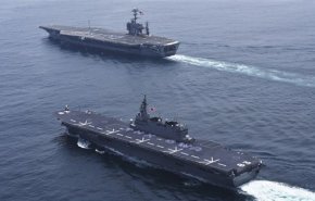 سفينتان حربيتان أمريكيتان تمران عبر مضيق تايوان
