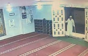 بالفيديو..لحظة وفاة مسن فلسطيني أثناء دخوله المسجد لصلاة الفجر 