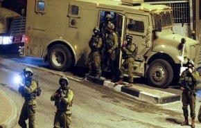 قوات الاحتلال تشن حملة اعتقالات ومداهمات في مدن الضفة الغربية