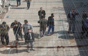 مركز فلسطين: الأسرى على بعد ساعات من معركة فاصلة مع الاحتلال