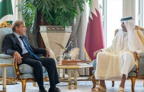 أمير قطر يبحث مع رئيس وزراء باكستان تعزيز العلاقات الثنائية
