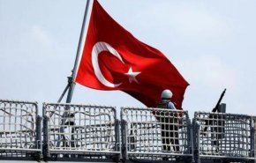 سفينة حربية تركية ترسو في ميناء حيفا