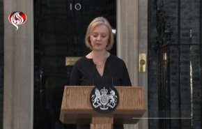  رئيسة الوزراء البريطانية تعلن ولائها لتشالرز الثالث + فيديو