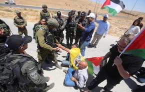  الخارجية الفلسطينية : الاحتلال يمارس أبشع أشكال الاضطهاد بحق الفلسطينيين
