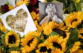 شاهد.. موت ملكة بريطانيا يحيي جدل الإستعمار في أفريقيا