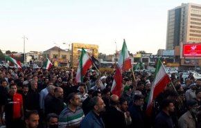 راهپیمایی مردم مشهد در اعتراض به حرمت شکنی‌های اخیر/ اجازه اخلال در پذیرایی از زائران رضوی را نمی‌دهیم
