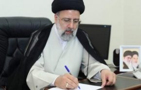 الرئيس الإيراني يشيد بمشاركة أهالي تبريز الحماسية في تشيع الشهيد