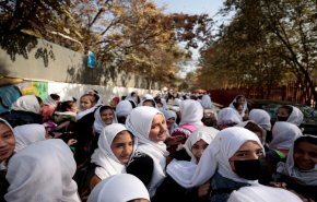 نائب وزير أفغاني يدعو 'طالبان' لإعادة فتح مدارس الفتيات