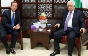 تفاصيل اتصال هاتفي بين أبومازن و رئيس الكيان الصهيوني