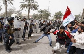اشتباكات بين قوات الأمن ومحتجين رفضا لانعقاد جلسة البرلمان العراقي