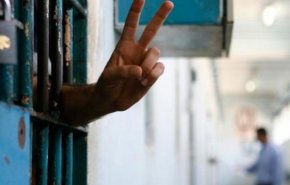 أسرى إداريون يواصلون الإضراب عن الطعام في سجون الاحتلال