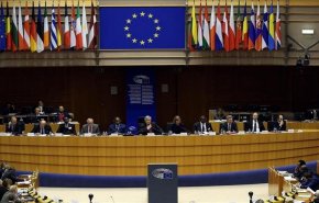 برلمانية أوروبية تسخر من المطالبة بتسليح أوكرانيا وليس فلسطين أو اليمن
