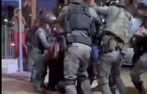 حمله وحشیانه نیروهای اشغالگر به ۲ جوان فلسطینی+ ویدئو