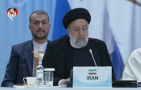 الرئيس الإيراني يندد بالإرهاب الاقتصادي ويطلب الرد عليه 