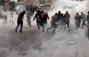إصابات بالاختناق خلال مواجهات مع الاحتلال غرب رام الله
