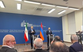 وزير خارجية أرمينيا يؤكد على تعزيز العلاقات مع طهران