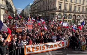 گزارش آسوشیتدپرس از تاثیر اعتراضات تورمی بر آشفتگی سیاسی در اروپا