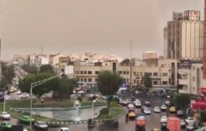 اولین باران و رنگین‌کمان پاییزی در تهران+ ویدیو