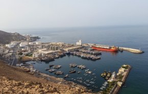 إغلاق ميناء المكلا شرقي اليمن بعد رصد تحليق مسيرات