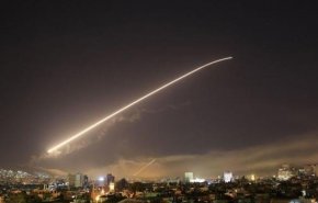 حمله موشکی اسرائیل به حومه دمشق و مقابله پدافندی سوریه 