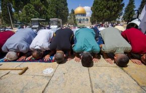 نماز جمعه ده‌ها هزار فلسطینی در مسجدالاقصی