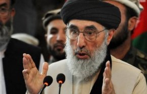 حکمتیار: آمریکا و طالبان در حال رایزنی برای توافق جدید هستند