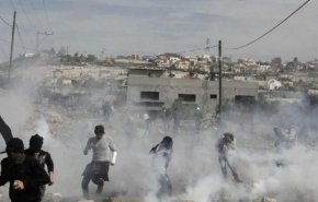 الإحتلال يقمع مسيرات للفلسطينيين لدعم نابلس واختناقات في صفوف المتظاهرين