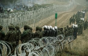 بولندا تبني سياجا على الحدود مع روسيا
