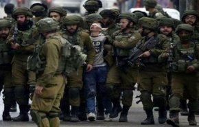 الاحتلال يعتقل 18 فلسطينيا من أنحاء متفرقة في الضفة الغربية 