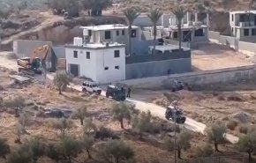  الاحتلال يهدم منزلًا غرب رام الله + فيديو