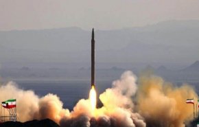 حرس الثورة الإسلامية يعلن عن تصنيع صاروخ باليستي فرط صوتي 