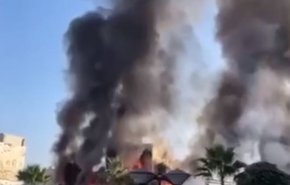  حريق هائل يلتهم فندق كرستال في أربيل