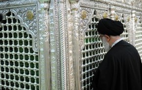 قائد الثورة الإسلامية يزور مرقد السيد 'شاه عبدالعظیم الحسني (ع)' 