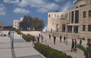 قوات الإحتلال تقتحم جامعة 'خضوري' في طولكرم 