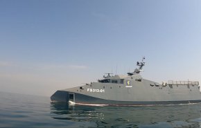 البنتاغون: زورق حربي إيراني اقترب بشكل خطر من سفن أمريكية في مضيق هرمز

