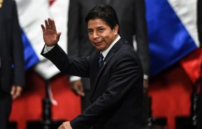 رئيس 'بيرو' يحل البرلمان ويشكل حكومة طوارئ