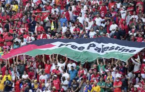 فرنسي يطالب باعتذار مغربي رسمي عن رفع علم فلسطين في الملاعب!!